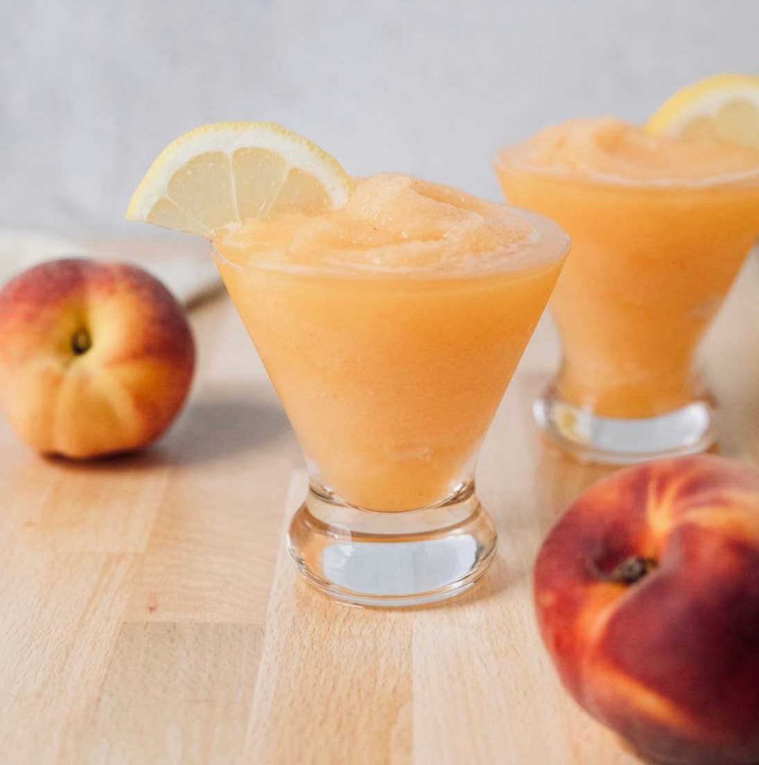 LUSH Wine Mix: Peach Bellini