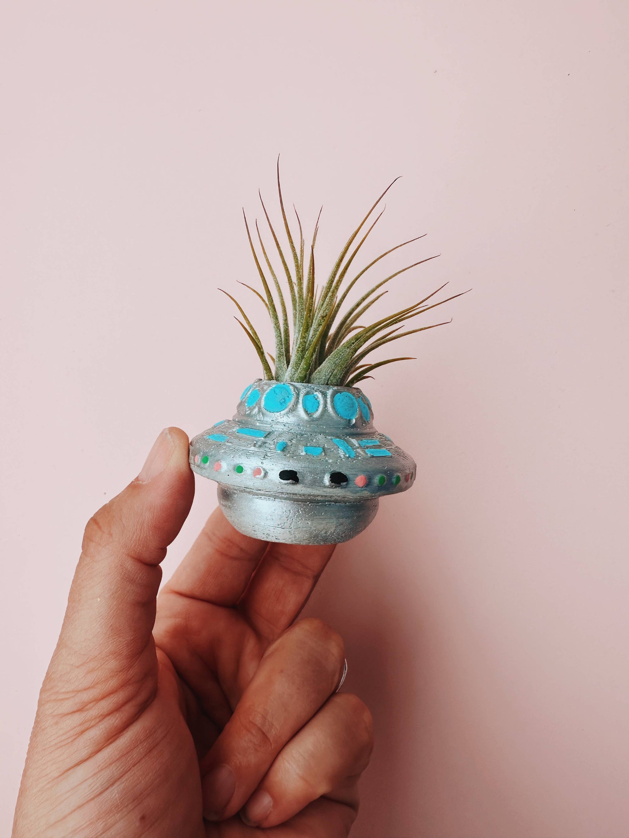 UFO Flying Saucer Mini Planter with Air Plant