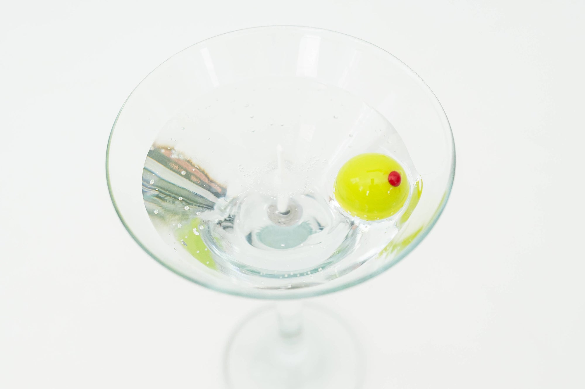 Scented 7.5oz. Dirty Martini Candle. Gin. Vodka. Olives. : Without Bag