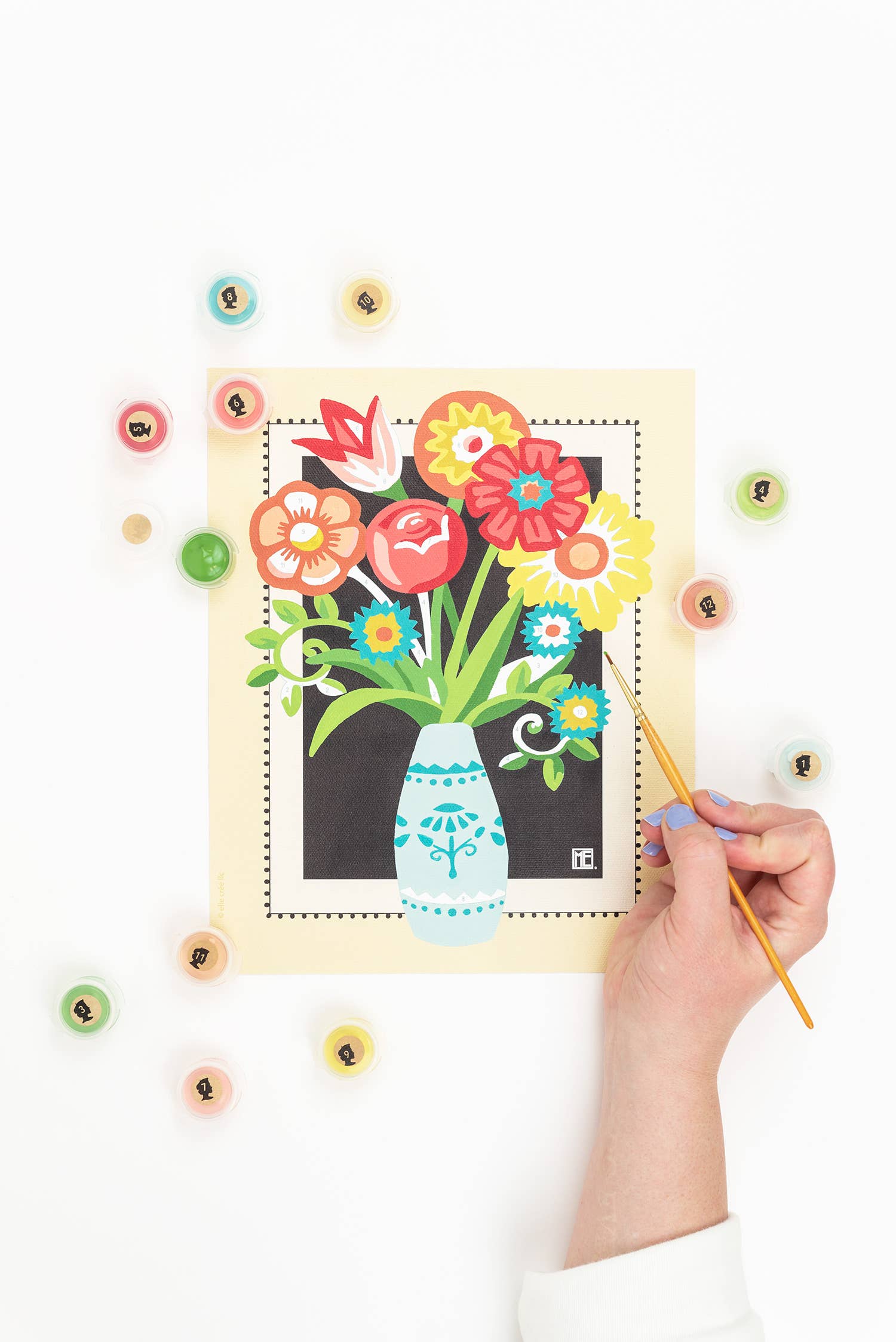 Elle Crée (She Creates)-Mary Engelbreit’s distinctive flowers